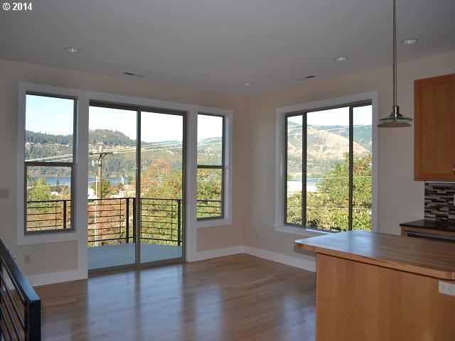418 Bluff Road Hood River, OR 97031 - Photo 4 of 16 Gallery Image 4