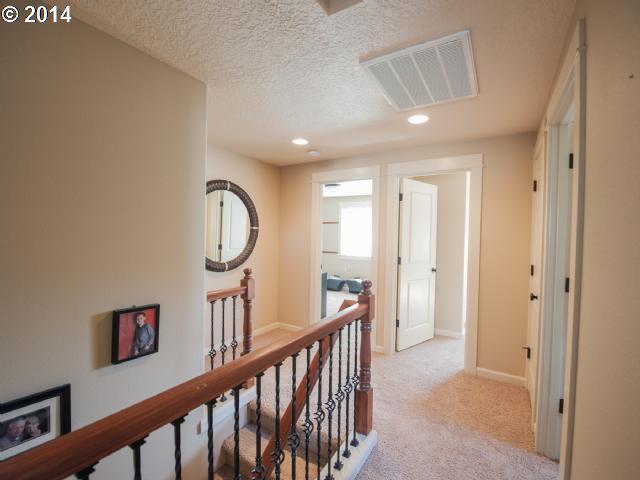 6106 Southeast Reedway Street Portland, OR 97206 - Photo 8 of 16 Gallery Image 8