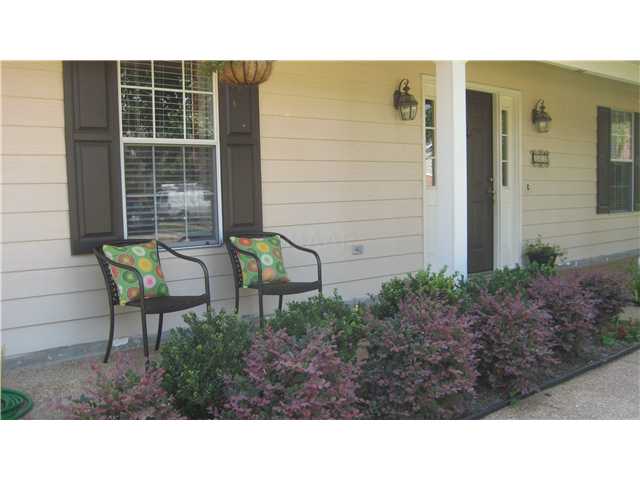 263 Cross Point Cove Collierville, TN 38017 - Photo 2 of 13 Inviting front porch welcomes you home!