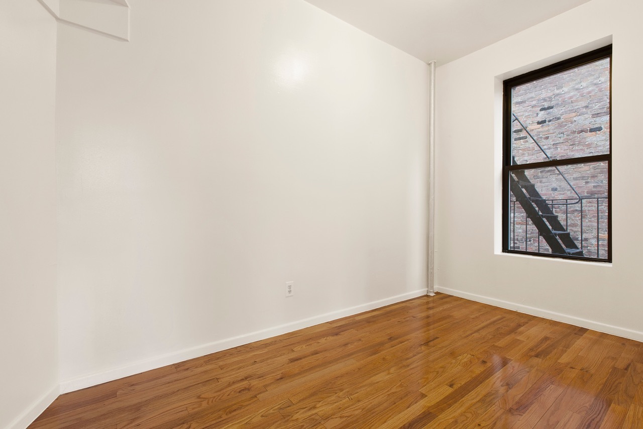 117 Perry Street, Unit 4 Manhattan, NY 10014 - Photo 3 of 10