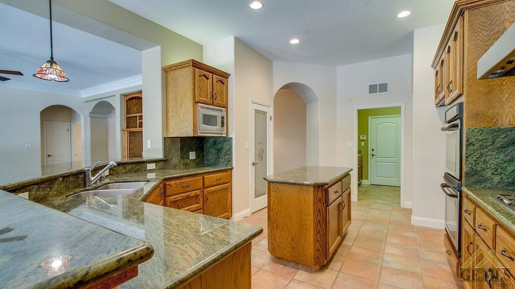 10207 Skiles Drive Bakersfield, CA 93311 - Photo 21 of 34