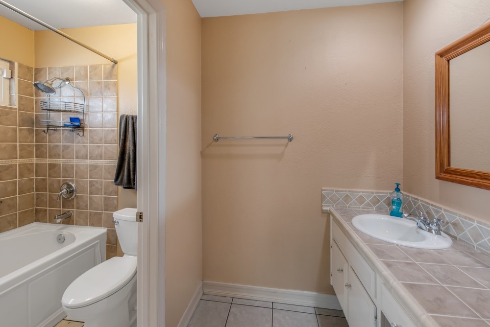 14010 Twin Peaks Road Poway, CA 92064 - Photo 18 of 25 Gallery Image 18