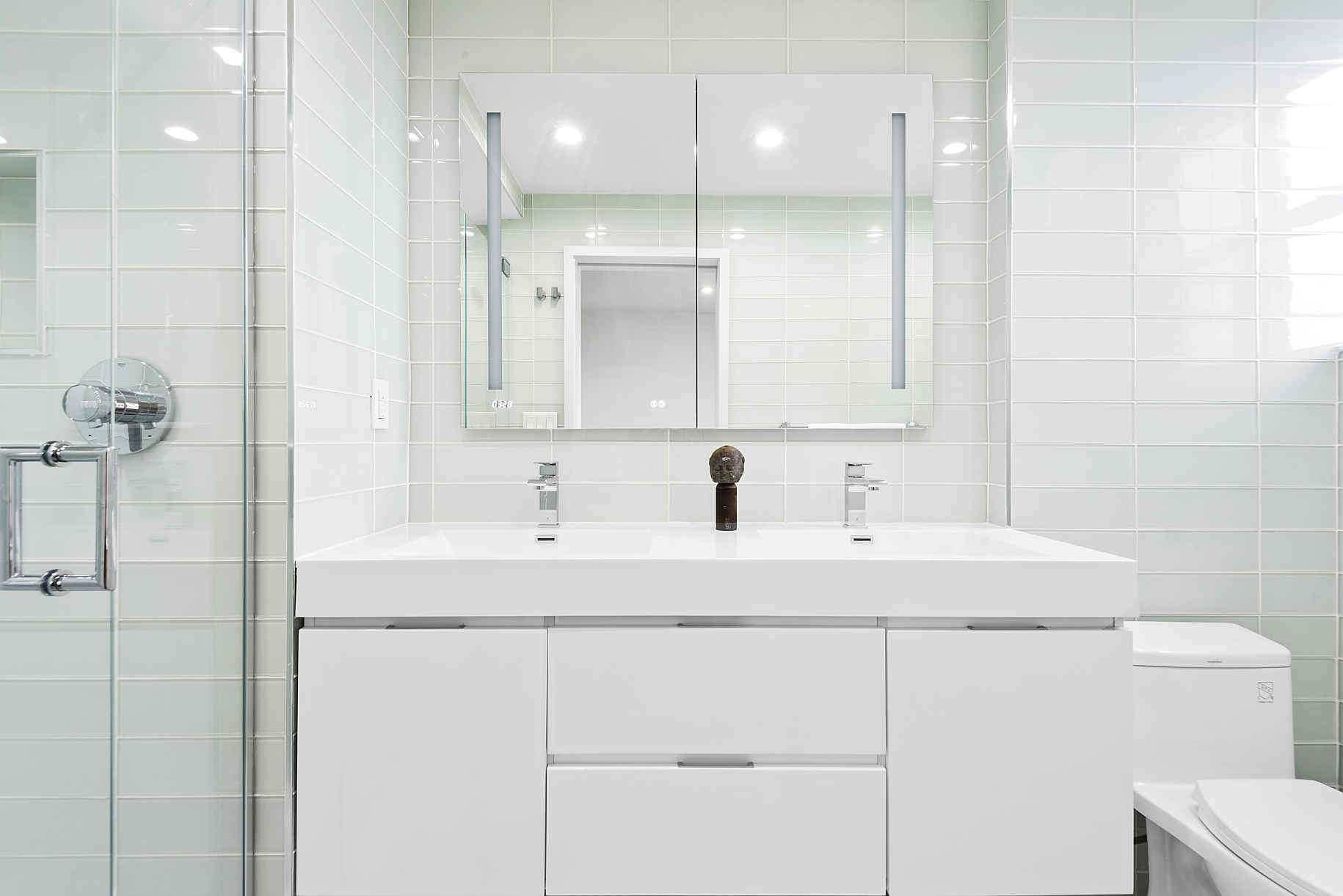 9511 Shore Road, Unit 504 Brooklyn, NY 11209 - Photo 6 of 20