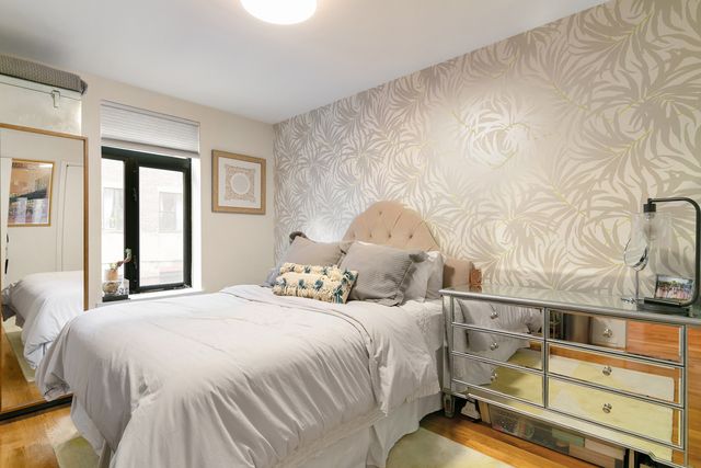 $585,000 | 364 Lafayette Avenue, Unit 2B | Clinton Hill