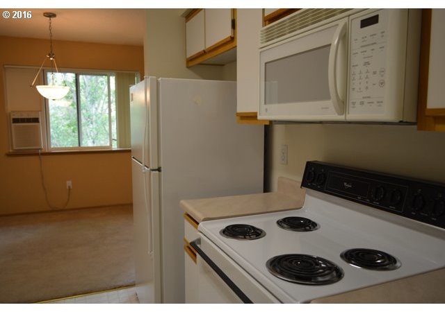 10620 Southwest Davies Road, Unit 6 Beaverton, OR 97008 - Photo 8 of 10 Gallery Image 8