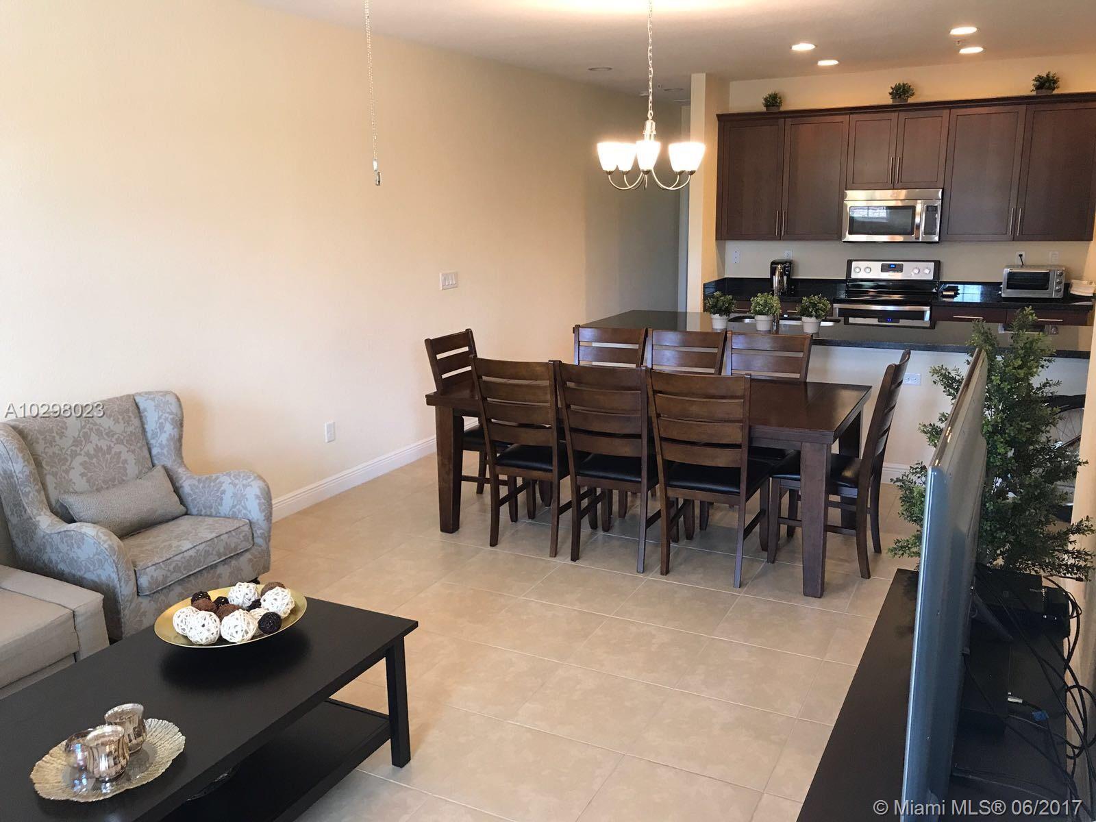 Cobblestone Pembroke Pines, FL 33027 - Photo 4 of 25