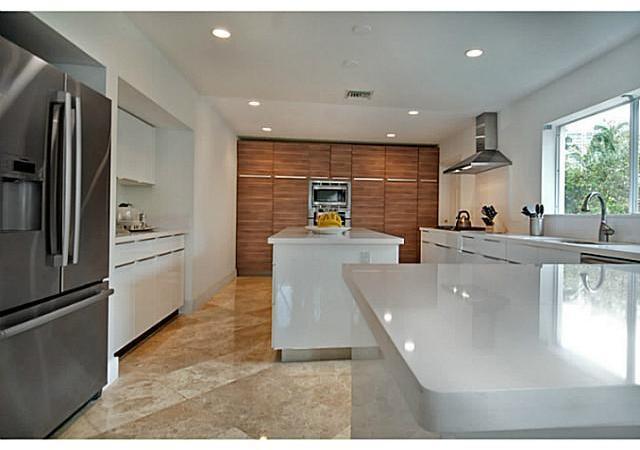 120 South Island Road Golden Beach, FL 33160 - Photo 10 of 16