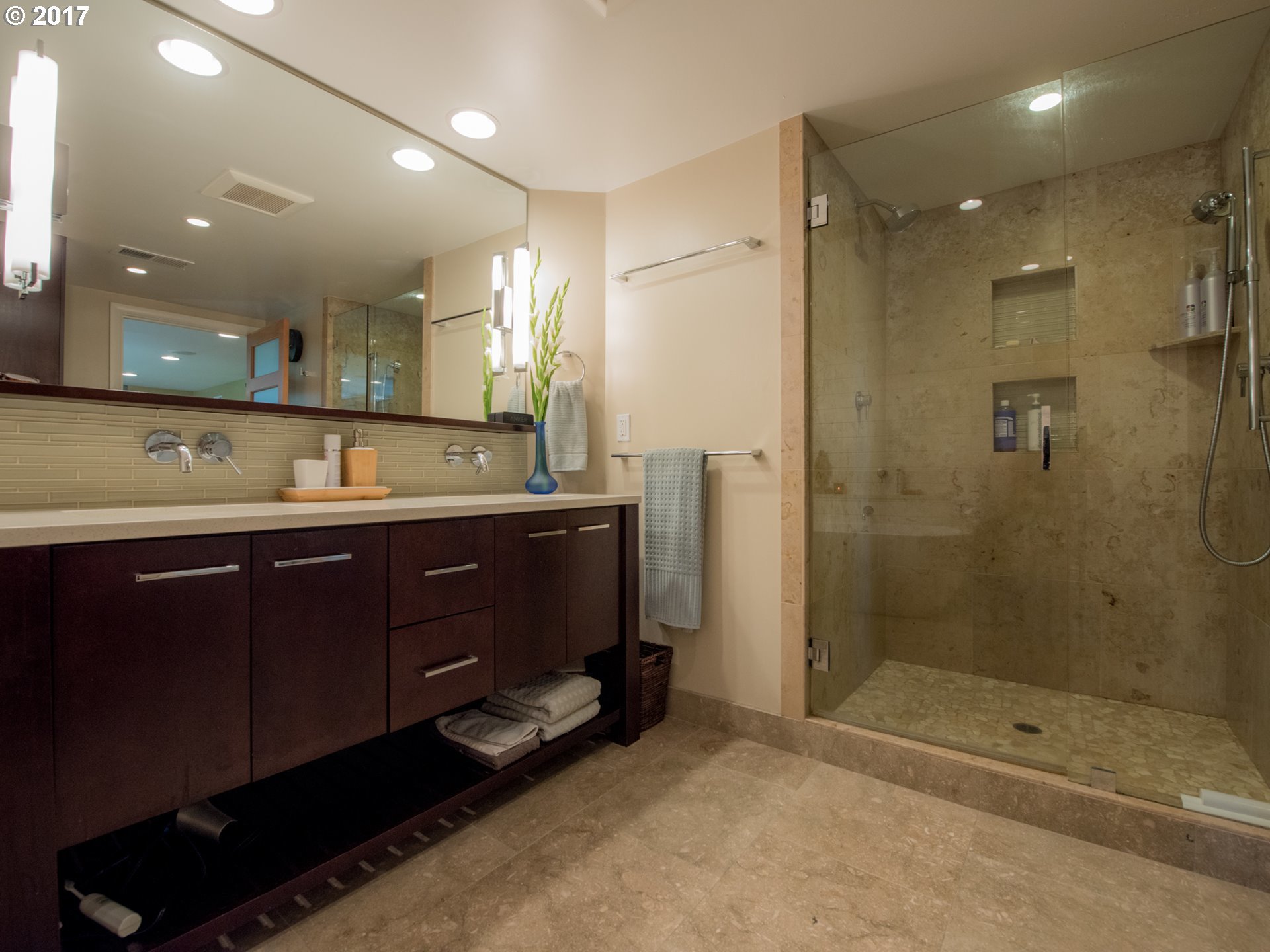 307 Southwest Hamilton Street Portland, OR 97239 - Photo 23 of 27 Gallery Image 23