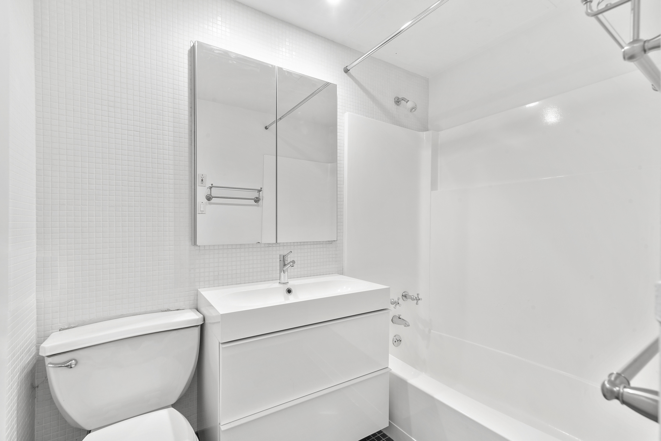 23 Waverly Place, Unit 6M Manhattan, NY 10003 - Photo 7 of 16