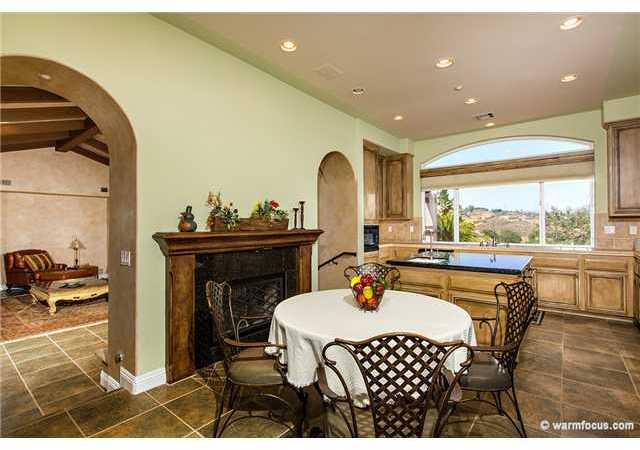 3728 Brookhills Road Fallbrook, CA 92028 - Photo 10 of 25 Kitchen
