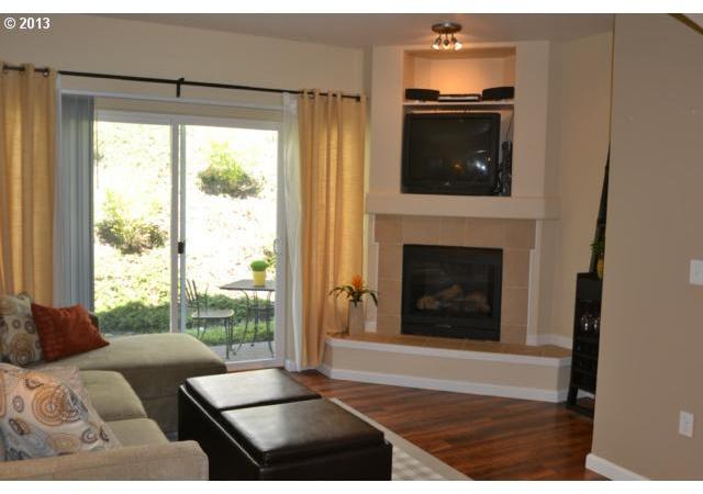 15405 Southwest Sparrow Loop Beaverton, OR 97007 - Photo 2 of 13 Gallery Image 2