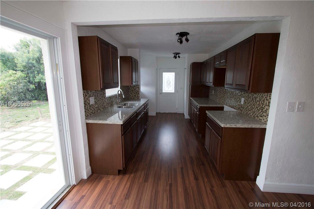 910 Northwest 89th Street Miami, FL 33150 - Photo 9 of 35