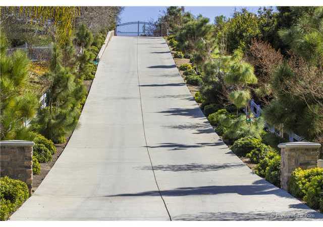 1772 Rabbit Hill Fallbrook, CA 92028 - Photo 2 of 25