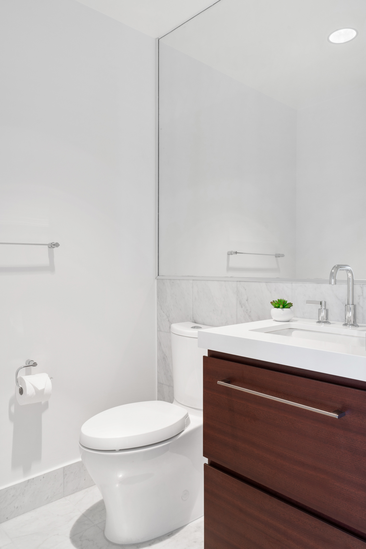 146 West 57th Street, Unit 76B Manhattan, NY 10019 - Photo 8 of 15