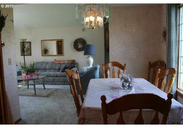8445 Hazelgreen Road Northeast Silverton, OR 97381 - Photo 6 of 16 Gallery Image 6