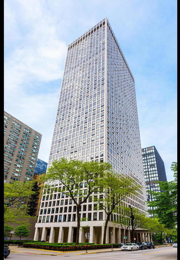 260 E Chestnut St, Chicago, IL 60611 - Photo 5 of 17