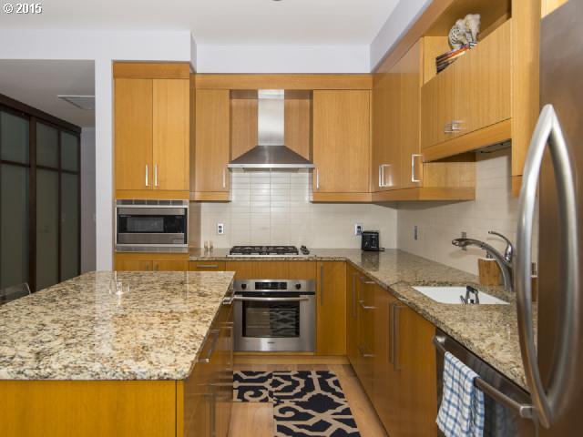 2351 Northwest Westover Road, Unit 903 Portland, OR 97210 - Photo 9 of 16 Gallery Image 9