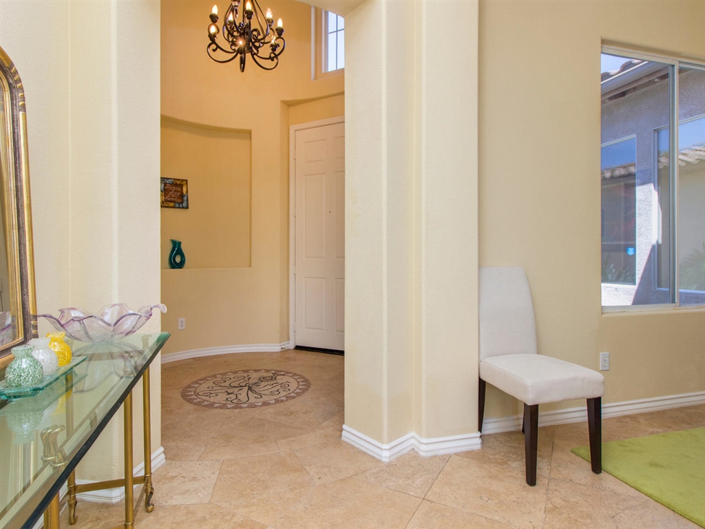 1207 Firecrest Way Fallbrook, CA 92028 - Photo 5 of 25