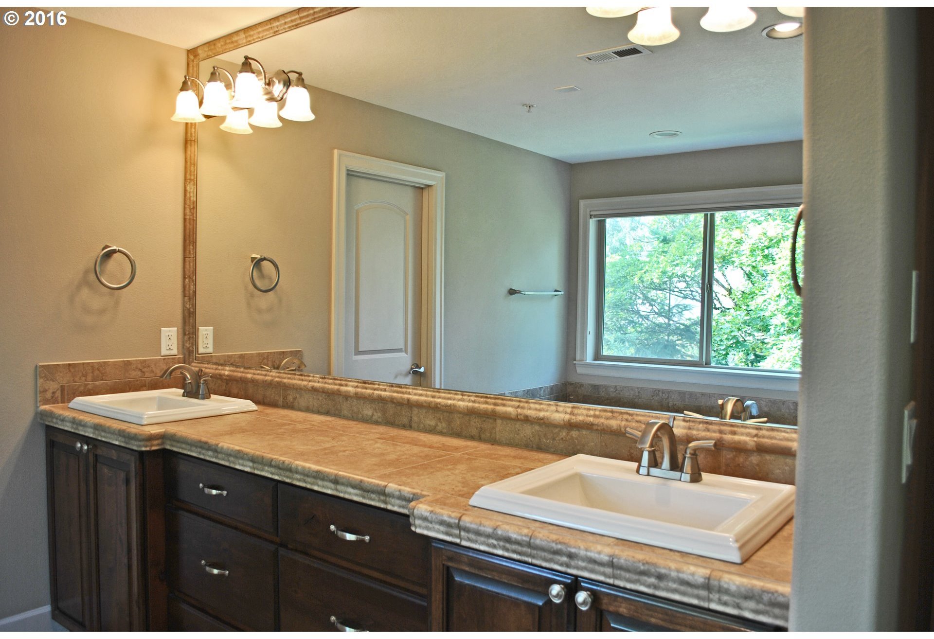 1710 Southwest Joshua Street Portland, OR 97219 - Photo 19 of 27 Gallery Image 19