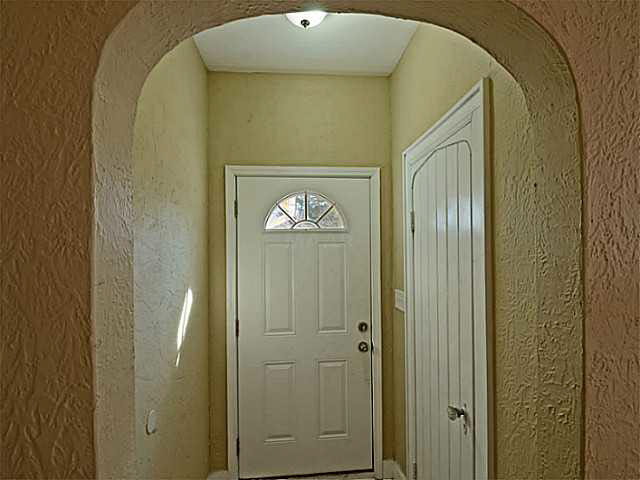 871 University Street Memphis, TN 38107 - Photo 2 of 21