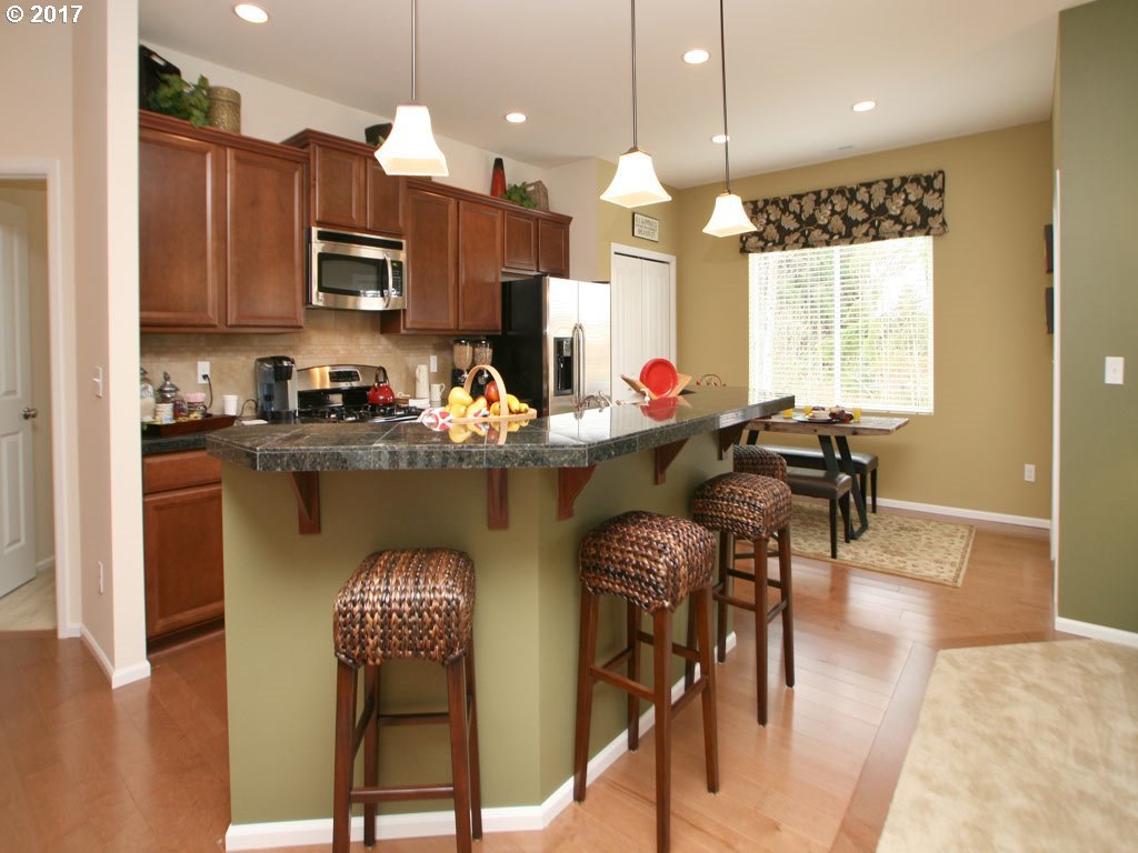 8585 Southwest Schmidt Loop Tigard, OR 97224 - Photo 5 of 20 Gallery Image 5