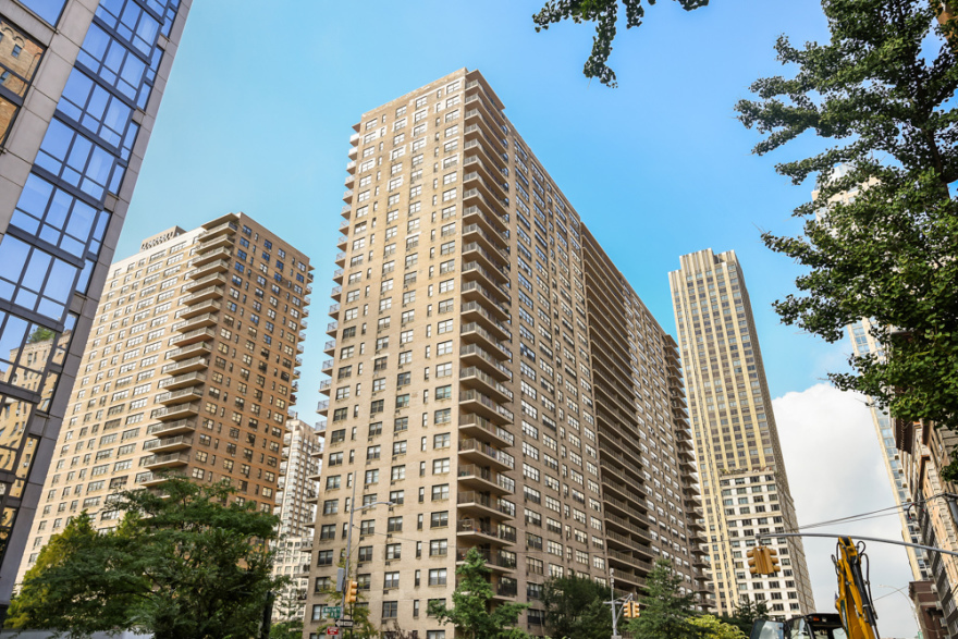Lincoln Towers 205 West End Ave, Manhattan, NY 10023 - Photo 2 of 3