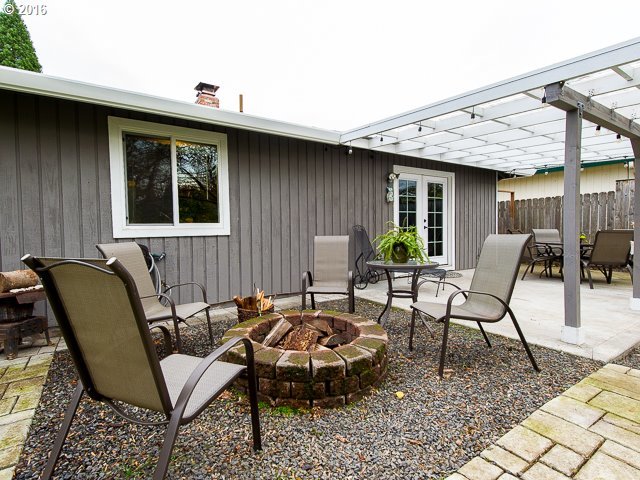 6905 Southwest 206th Place Aloha, OR 97078 - Photo 11 of 29 Gallery Image 11