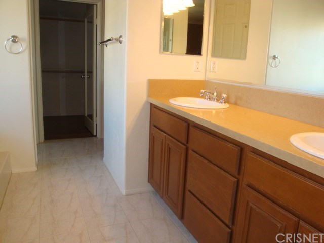 11516 Venezia Way Porter Ranch, CA 91326 - Photo 17 of 21