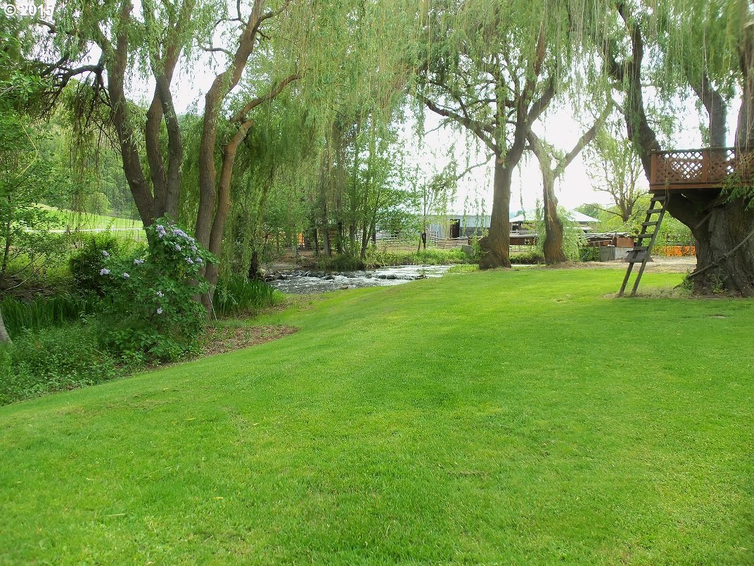 6208 Eightmile Road Dufur, OR 97021 - Photo 3 of 30 Gallery Image 3