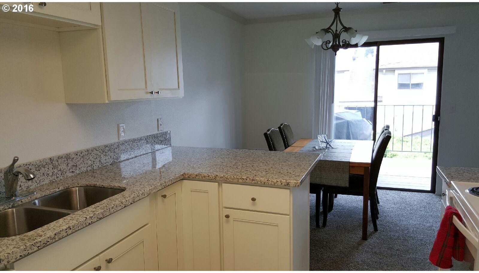 12510 Southeast Stark Street Portland, OR 97233 - Photo 15 of 20