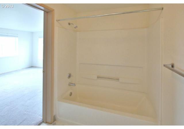 17564 Northwest Springville Road, Unit 14 Portland, OR 97229 - Photo 6 of 16 Gallery Image 6
