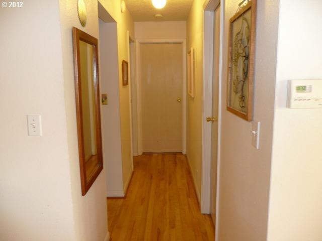 830 Southeast Williams Road Gresham, OR 97080 - Photo 5 of 11 Gallery Image 5