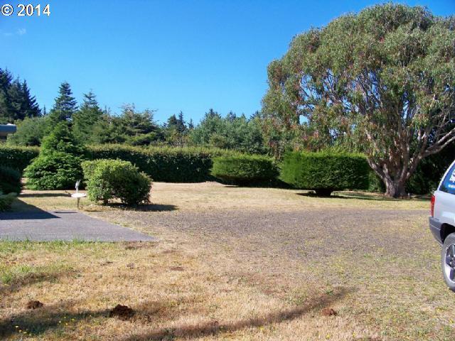 32825 Hillside Acres Road Gold Beach, OR 97444 - Photo 3 of 16