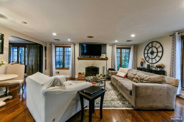 165 Pascack Road Hillsdale, NJ 07642 - Photo 8 of 25 Gallery Image 8