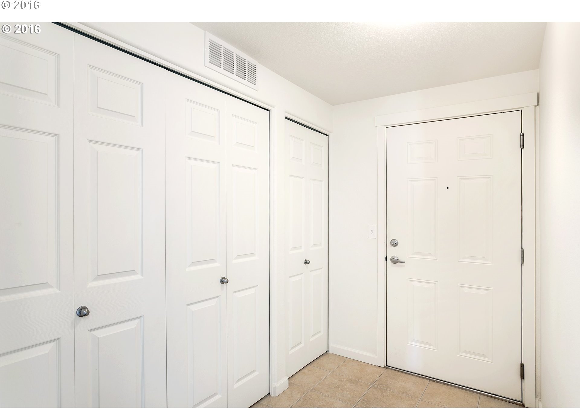 790 Northwest 185th Avenue Beaverton, OR 97006 - Photo 3 of 14