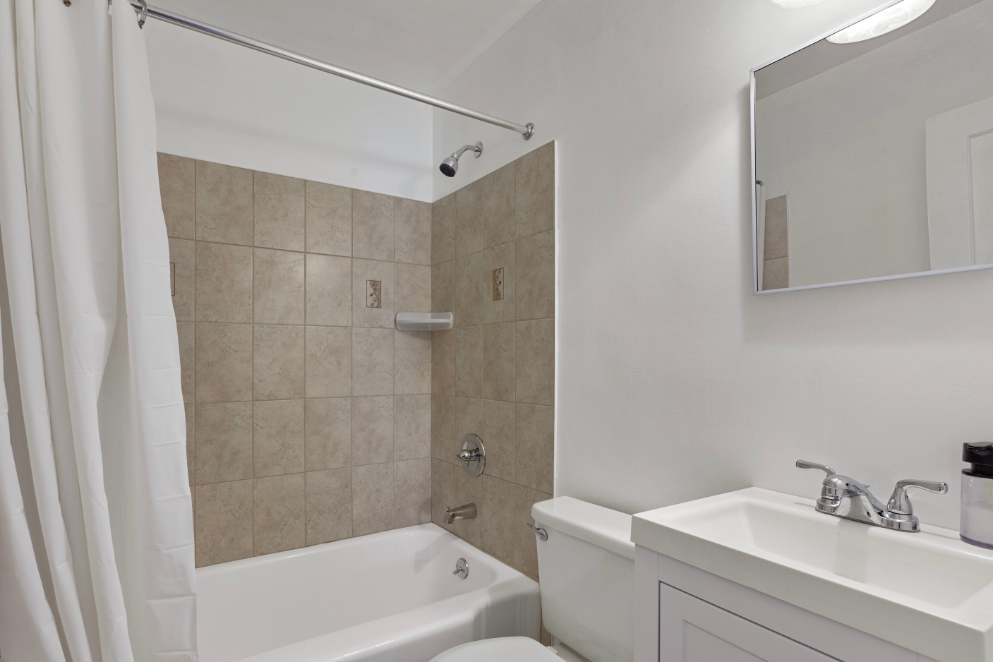 64 Birchwood Drive West Valley Stream, NY 11580 - Photo 8 of 15