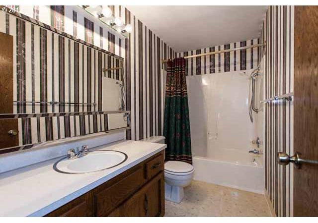 7145 Southwest Sorrento Road Beaverton, OR 97008 - Photo 10 of 14 Gallery Image 10