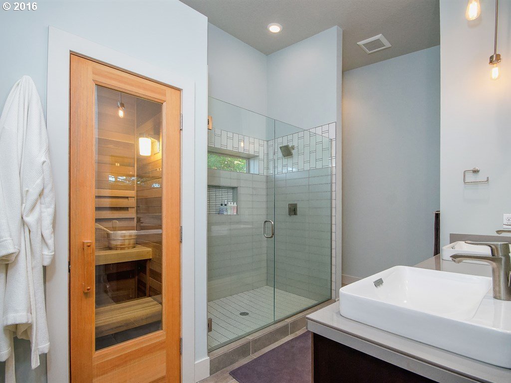 1934 Southwest Moss Street Portland, OR 97219 - Photo 17 of 29 Gallery Image 17