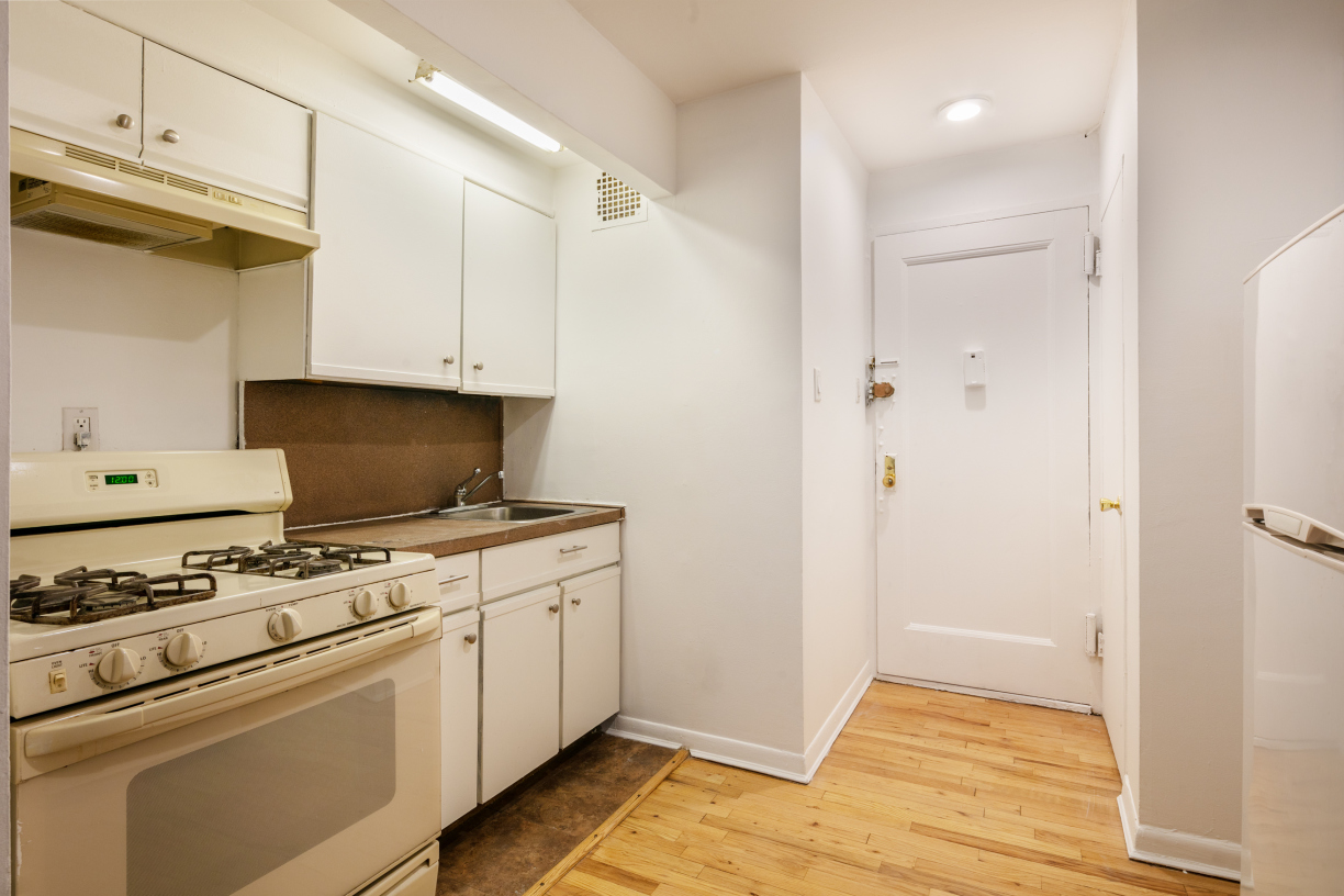 145 East 29th Street, Unit 3D Manhattan, NY 10016 - Photo 3 of 5