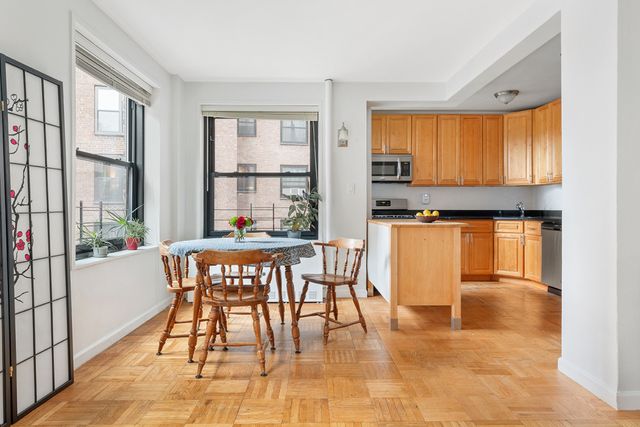 $749,000 | 201 Clinton Avenue, Unit 6F | Clinton Hill