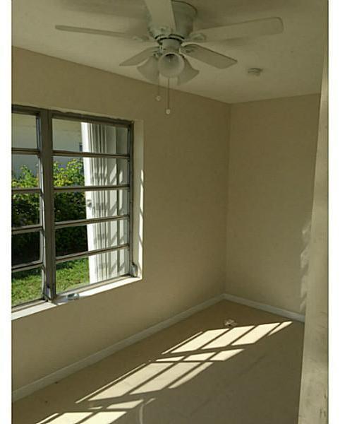 9460 Holiday Road Cutler Bay, FL 33157 - Photo 9 of 10