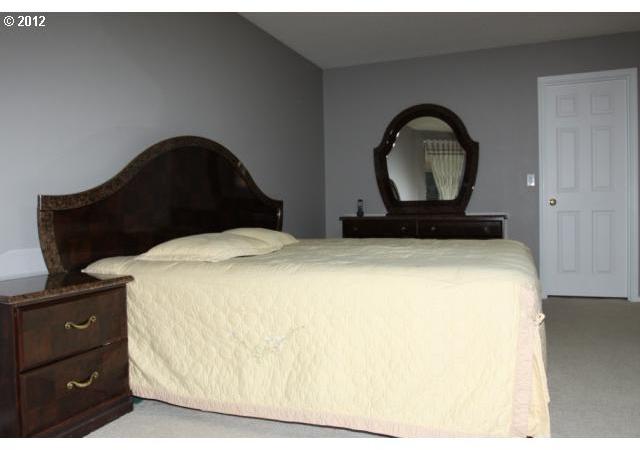 15527 Southwest 144th Terrace Portland, OR 97224 - Photo 5 of 7