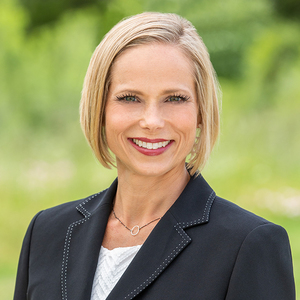 Headshot of Amanda Pettitt