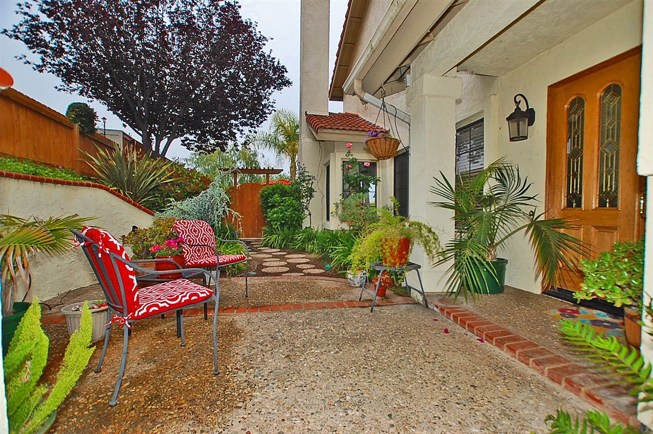 1826 Willowspring Drive North Encinitas, CA 92024 - Photo 3 of 25