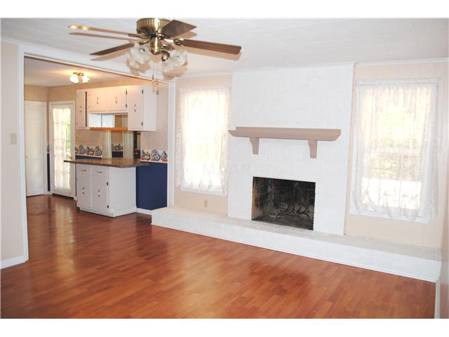 3100 Sycamore View Road Bartlett, TN 38134 - Photo 4 of 8 Here is a 2nd look at the great room including the fireplace.