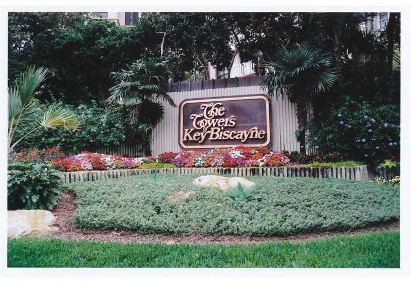 1111 Crandon Boulevard, Unit A103 Key Biscayne, FL 33149 - Photo 3 of 23