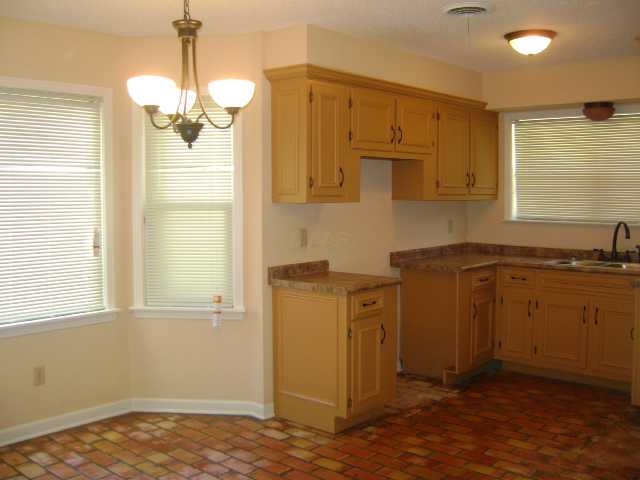 152 Stoneham Road Memphis, TN 38109 - Photo 5 of 10