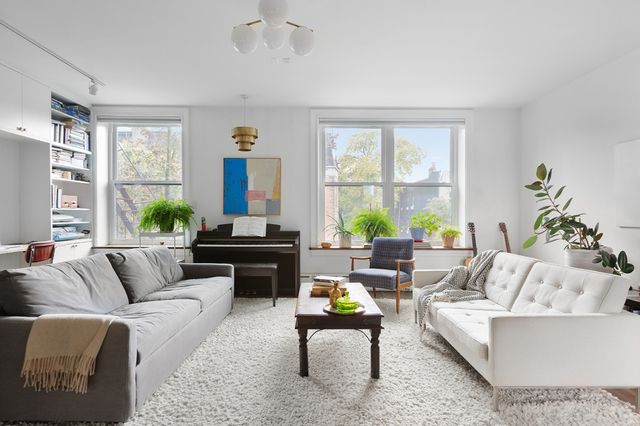 $839,000 | 153 Clinton Avenue, Unit 3B | Clinton Hill