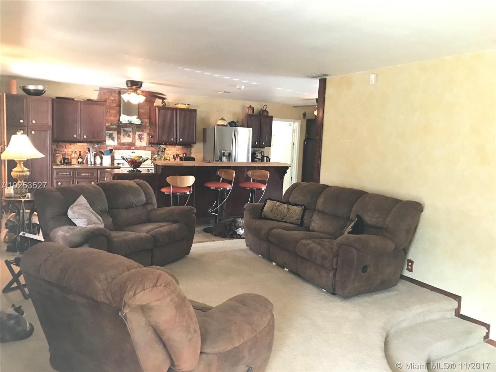 960 Southwest 74th Avenue Plantation, FL 33317 - Photo 5 of 24