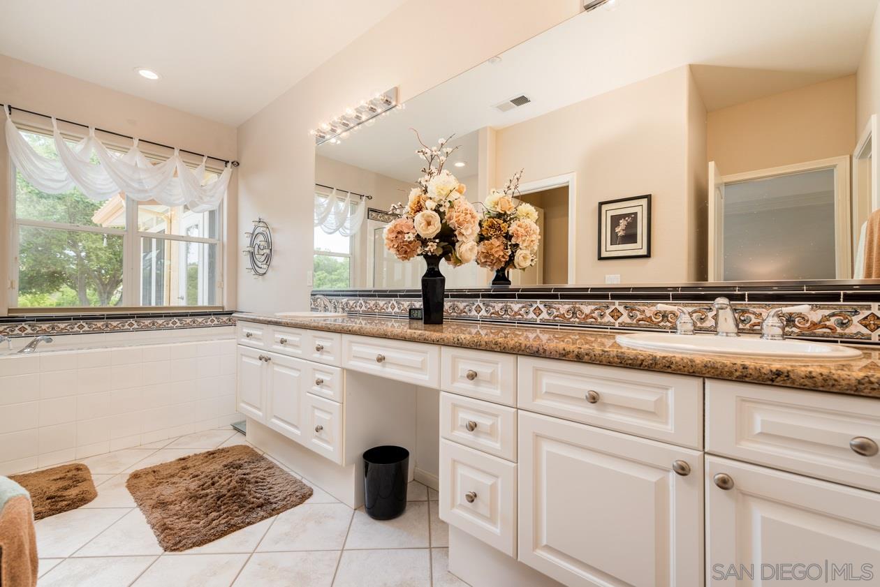 2756 Southern Oak Road Ramona, CA 92065 - Photo 12 of 25 Gallery Image 12